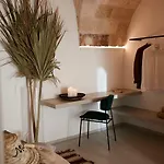 Musae Relais & 4*
